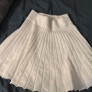 Elegant White Pleated Skirt